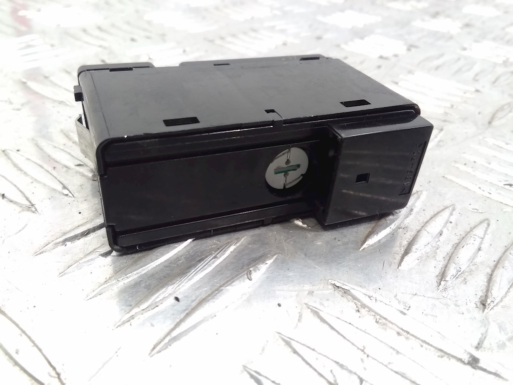 Кнопка аварийной сигнализации (аварийки) BMW X5 E53 1999-2006