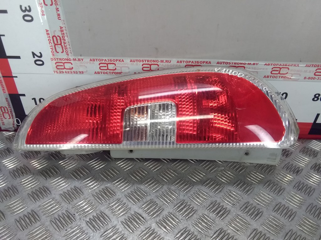 Фонарь задний правый SKODA Roomster 2006-2015