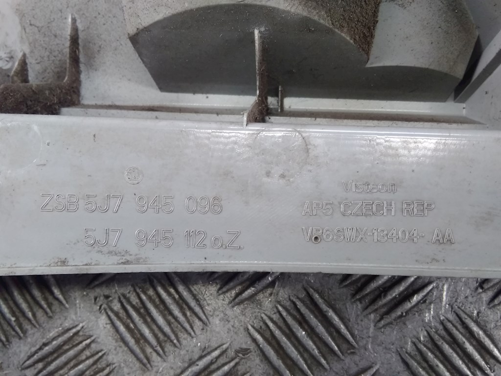 Фонарь задний правый SKODA Roomster 2006-2015