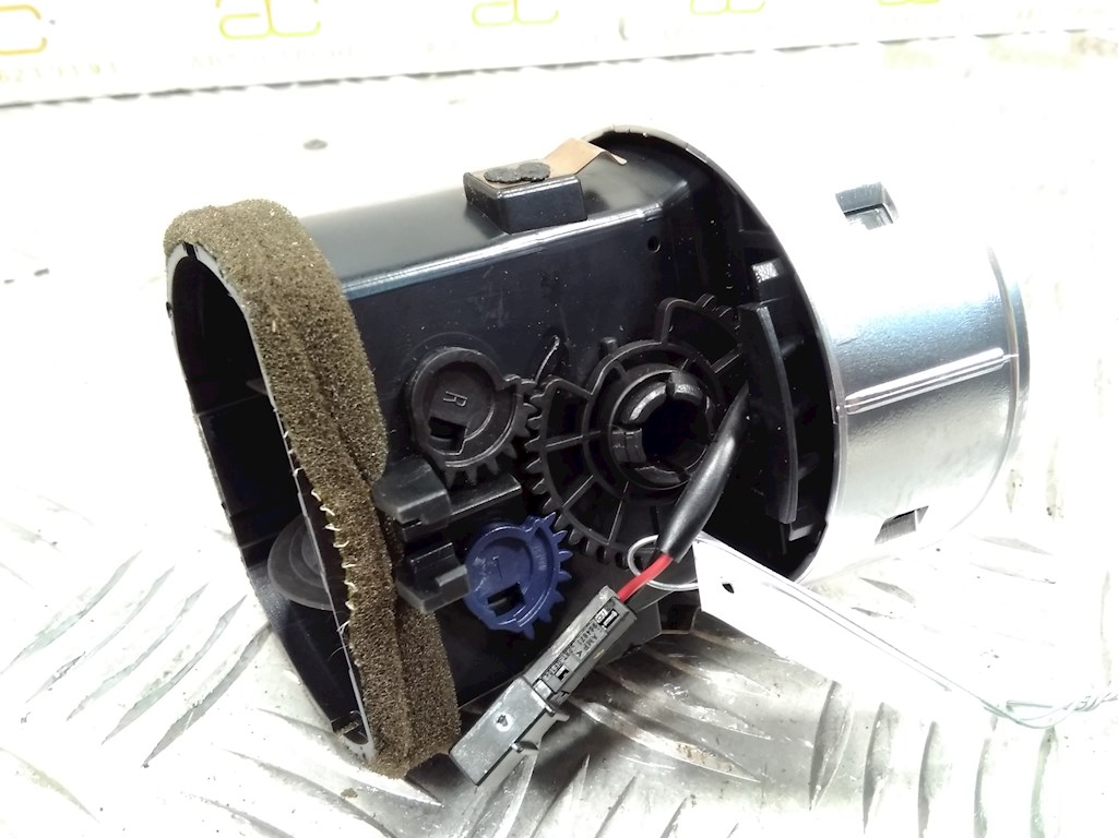 Дефлектор воздушный AUDI A4 B6 2001-2005