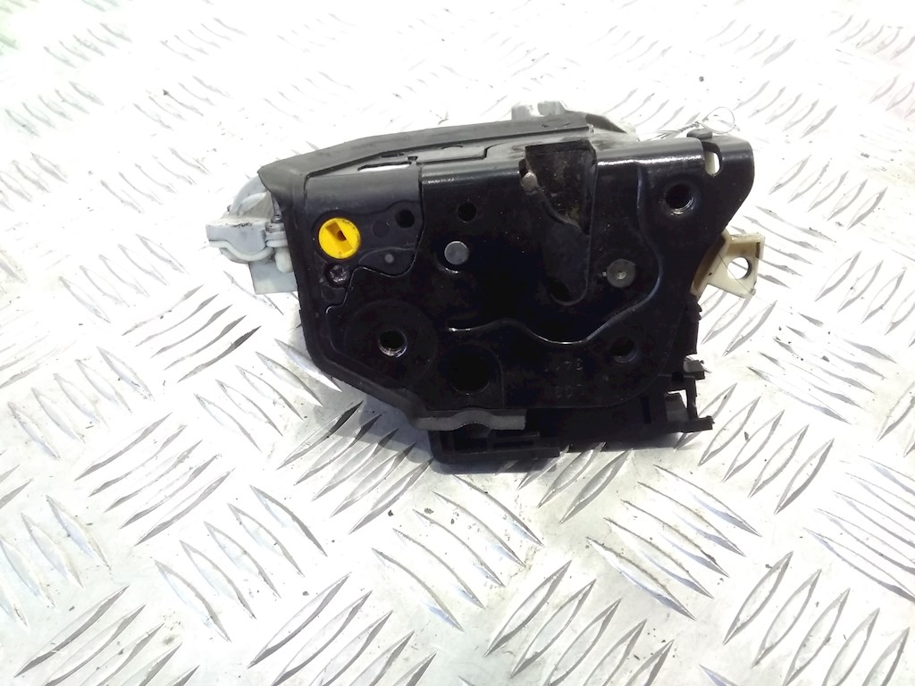 Замок двери передней левой VOLKSWAGEN Passat B7 2011-2015