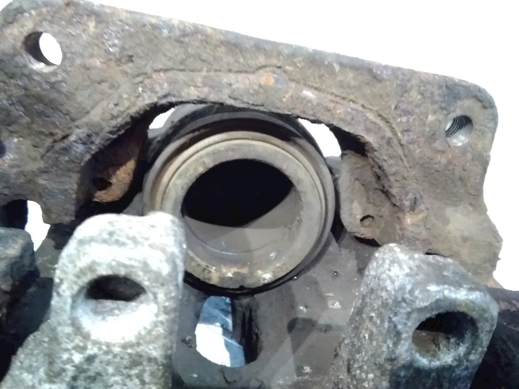 Суппорт передний правый BMW 5er 5 серия F10/F11/F07 2009-2017