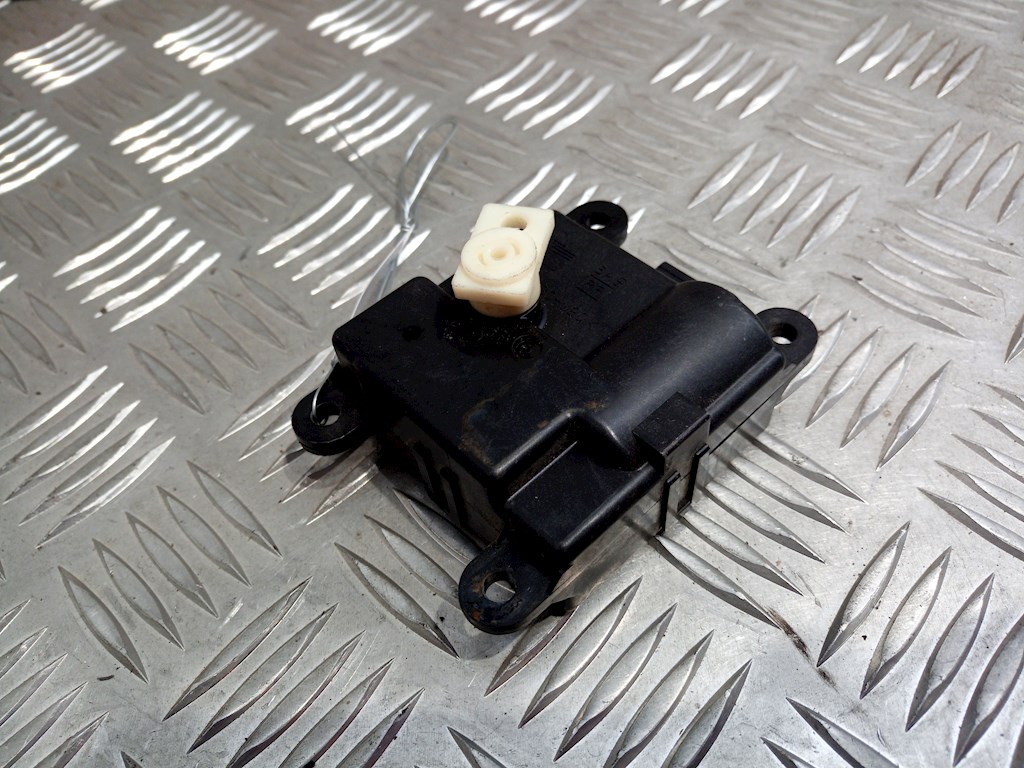Моторчик заслонки печки INFINITI QX56/QX80 2004-2010