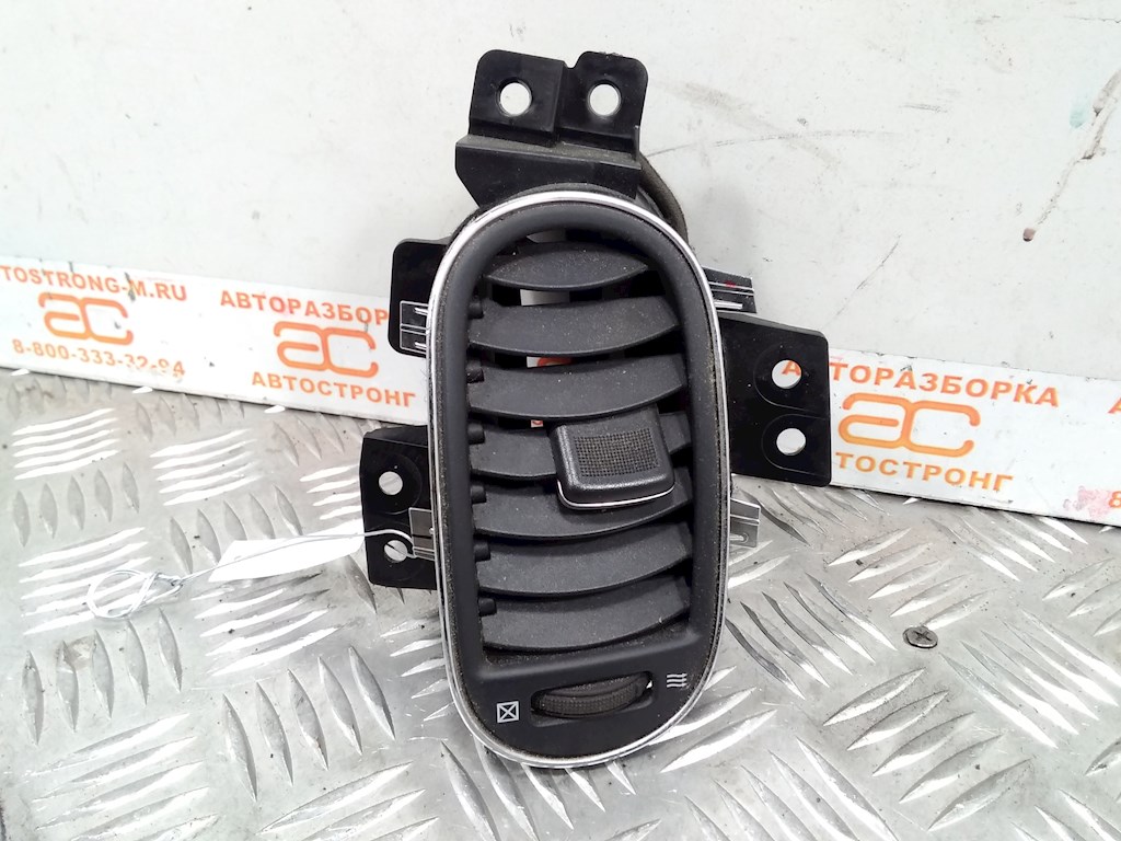 Дефлектор воздушный INFINITI QX56/QX80 2004-2010