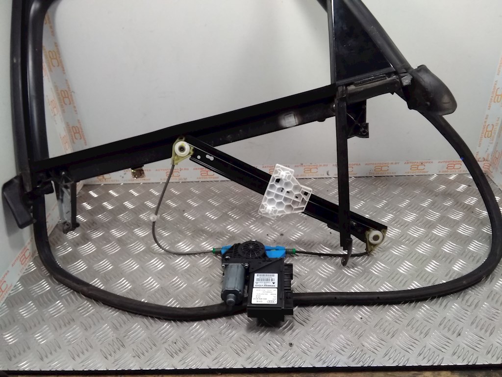 Стеклоподъемник задний левый AUDI A4 B7 2004-2007