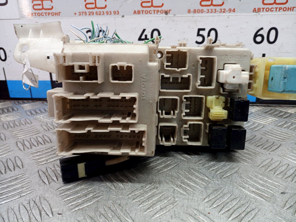 Блок комфорта TOYOTA Corolla E120 2001-2006