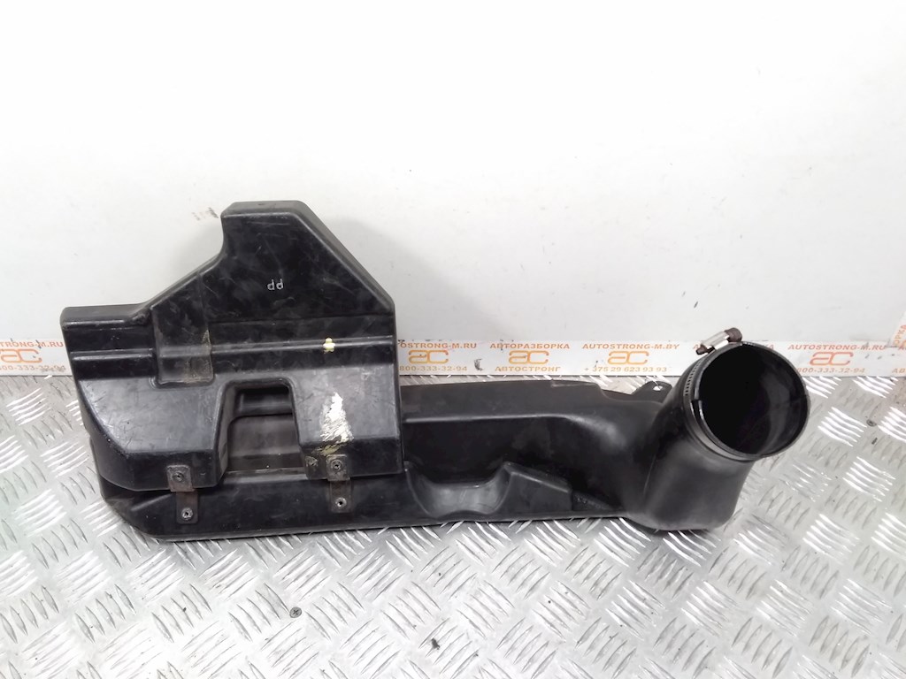 Воздухозаборник (наружный) KIA Carnival I 1999-2005