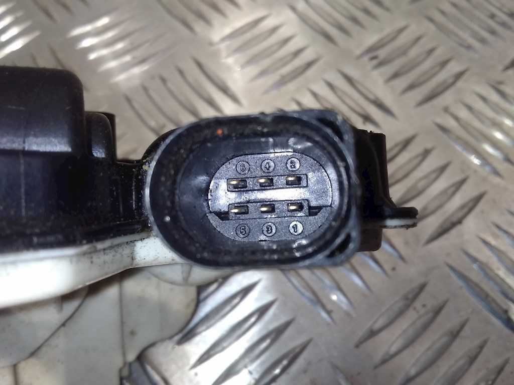 Замок двери передней левой SKODA Superb 2008-2015