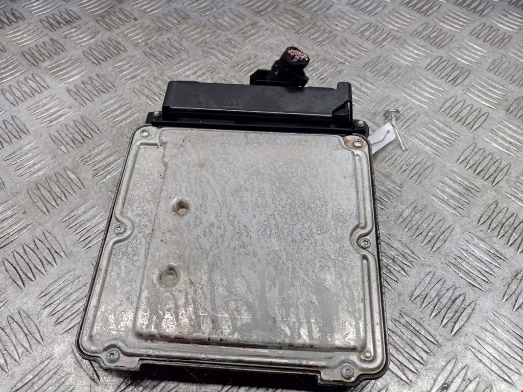 Блок управления двигателя (ЭБУ) AUDI A4 B7 2004-2007
