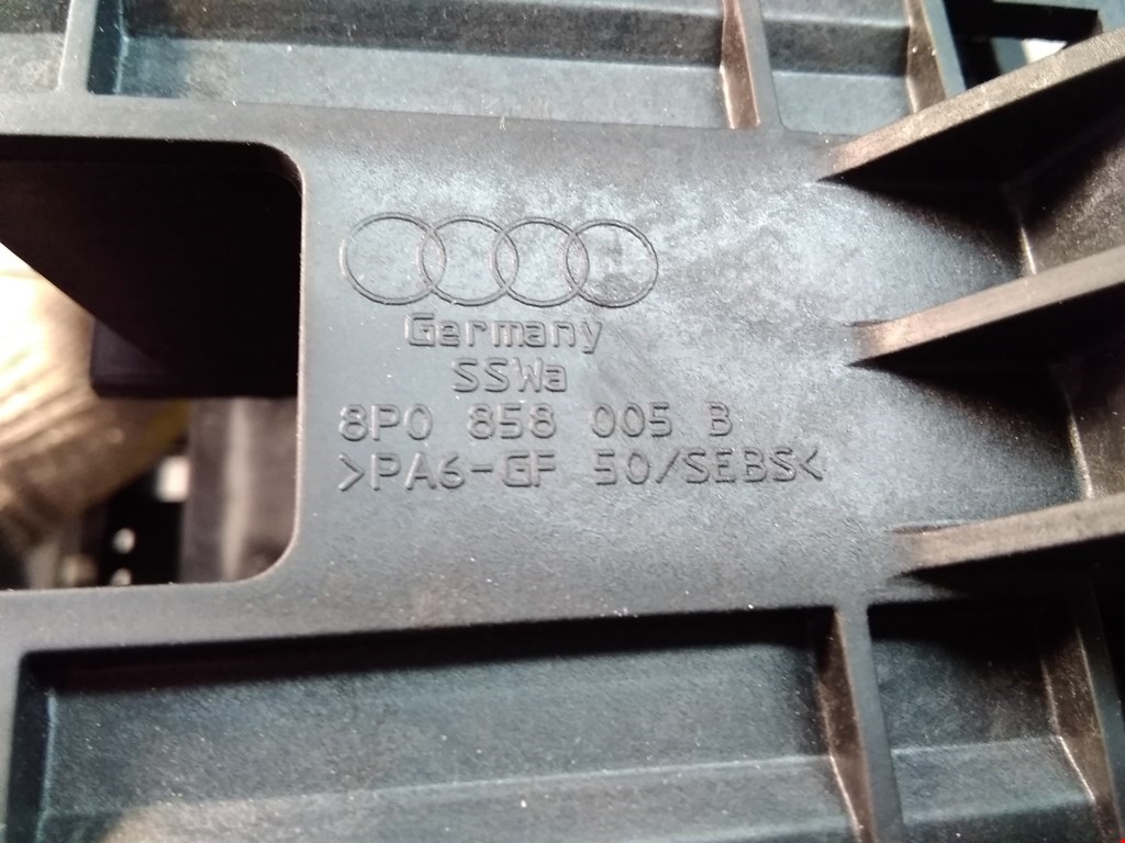 Рамка магнитолы AUDI A3 8P 2003-2013