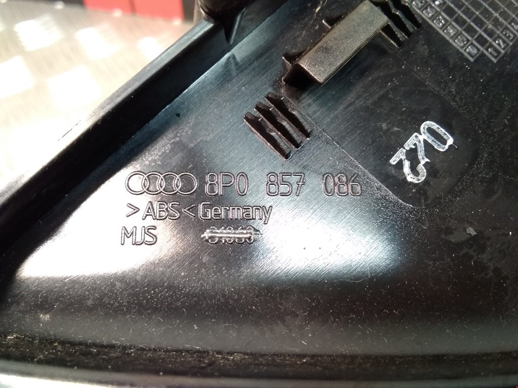 Накладка декоративная AUDI A3 8P 2003-2013