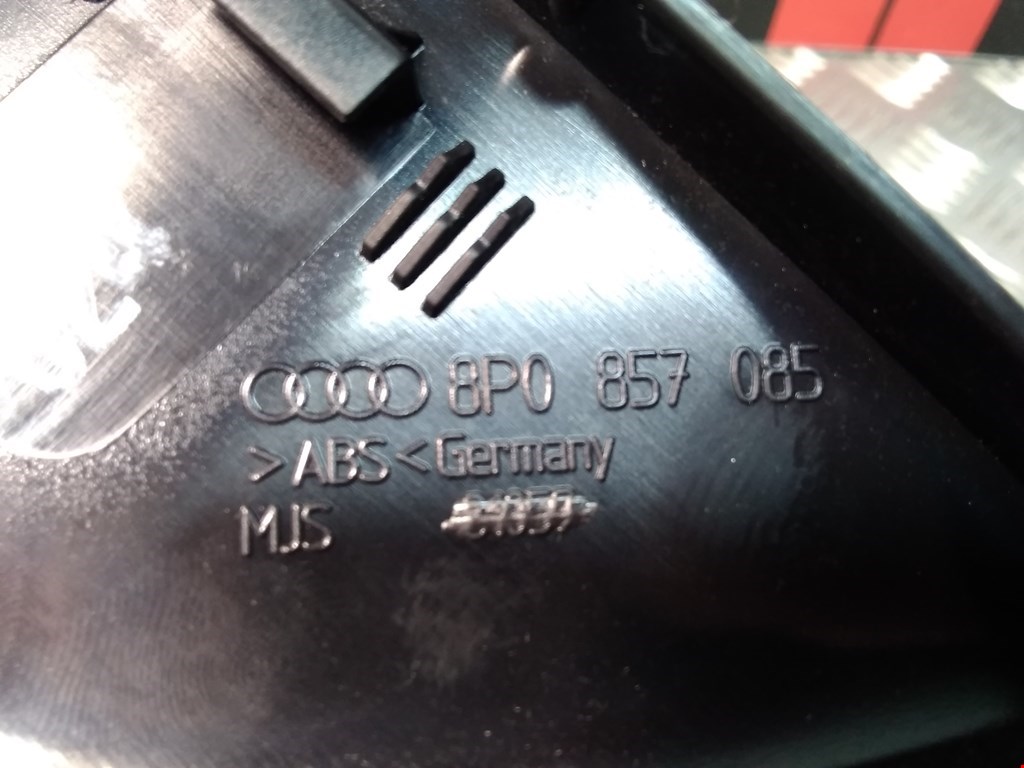 Накладка декоративная AUDI A3 8P 2003-2013