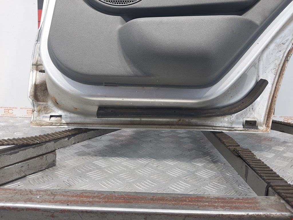 Дверь задняя правая JEEP Grand Cherokee WK 2004-2010