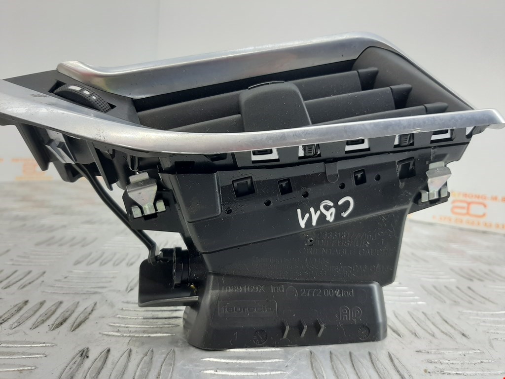 Дефлектор воздушный PEUGEOT 208 2012-2019