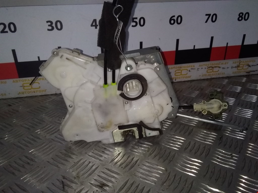 Замок двери передней правой HONDA Accord VIII 2008-2013