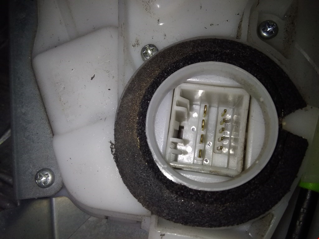 Замок двери передней правой HONDA Accord VIII 2008-2013