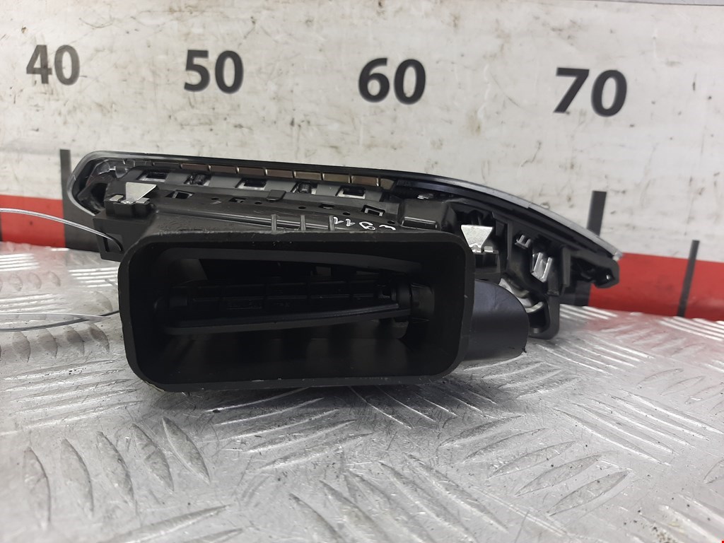 Дефлектор воздушный PEUGEOT 208 2012-2019