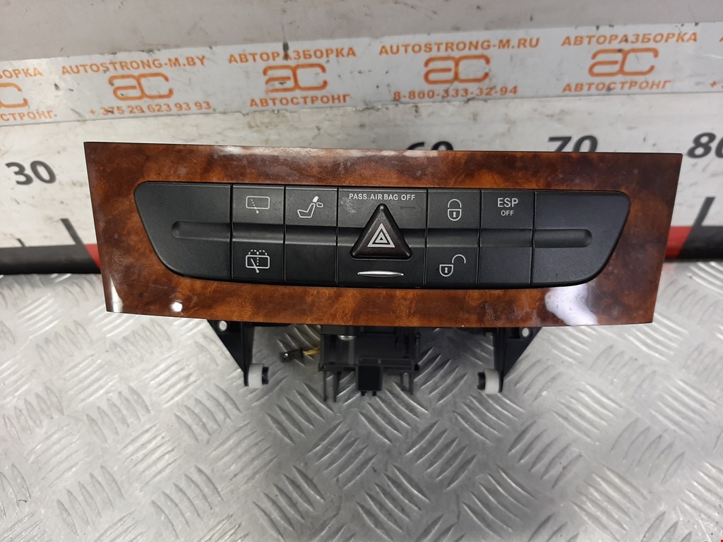 Кнопка аварийной сигнализации (аварийки) MERCEDES-BENZ E-Class W211, S211 2002-2009