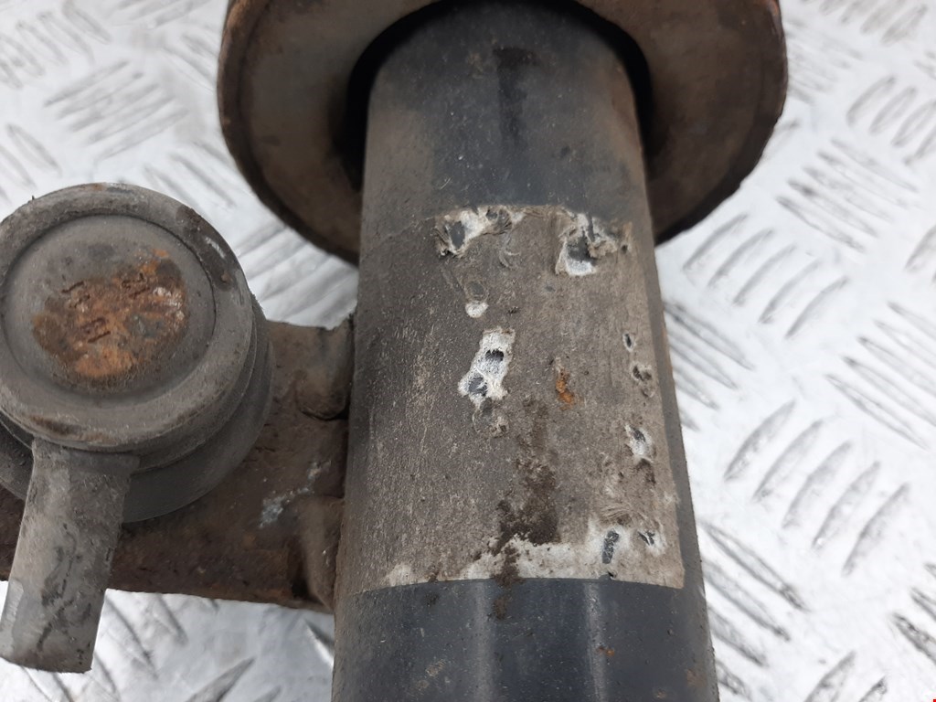 Амортизатор передний правый BMW 5er 5 серия F10/F11/F07 2009-2017