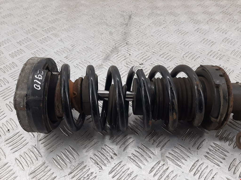 Амортизатор передний правый BMW 5er 5 серия F10/F11/F07 2009-2017