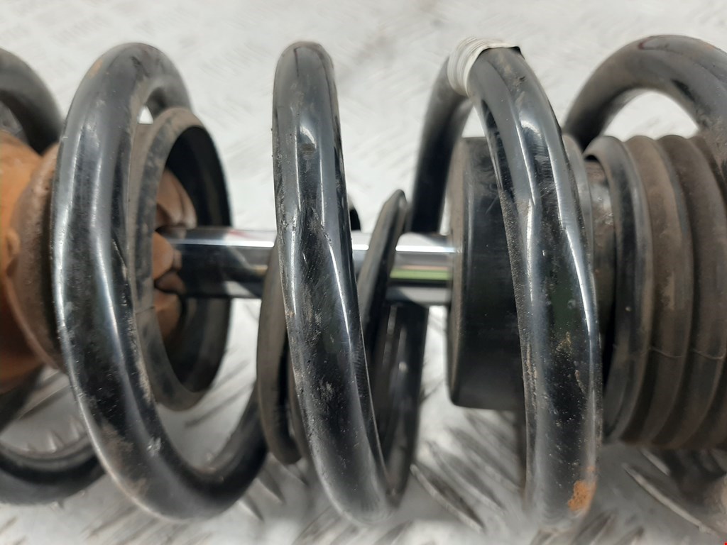 Амортизатор передний правый BMW 5er 5 серия F10/F11/F07 2009-2017