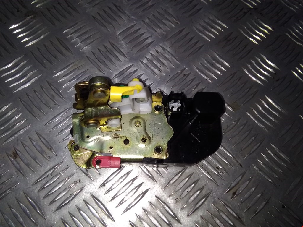 Замок двери задней левой JEEP Grand Cherokee WK 2004-2010