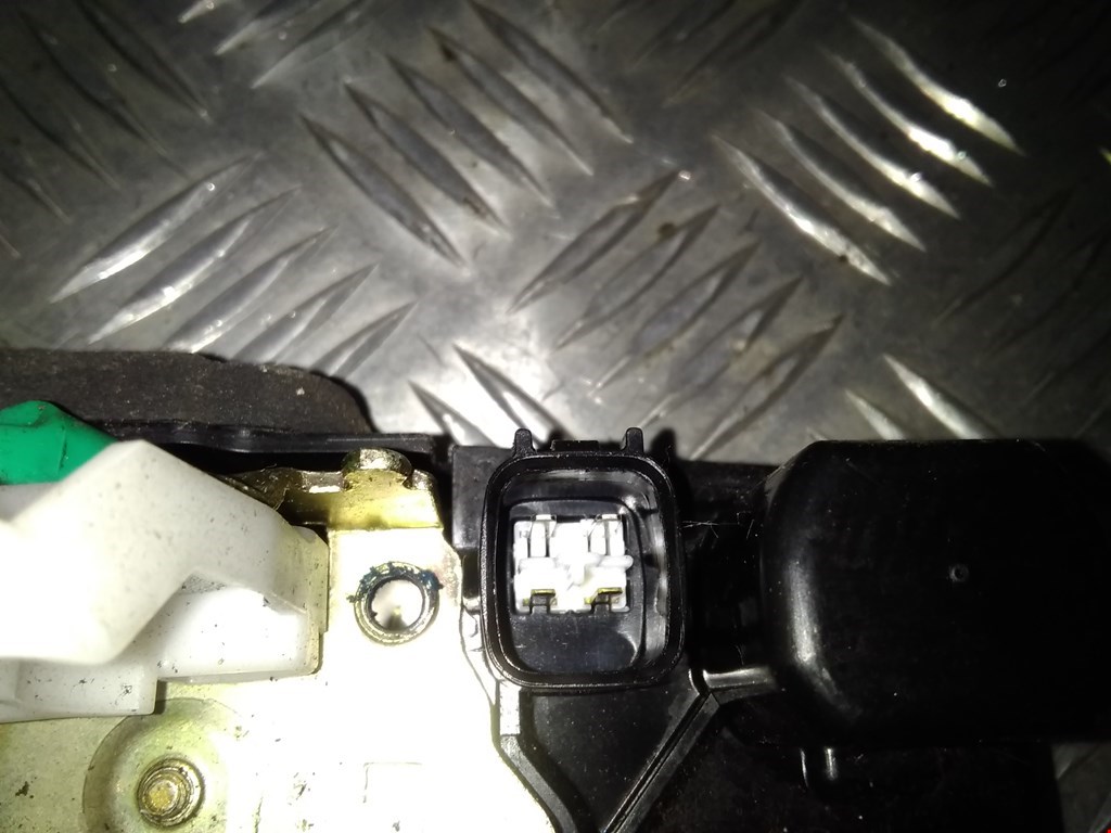 Замок двери задней левой JEEP Grand Cherokee WK 2004-2010