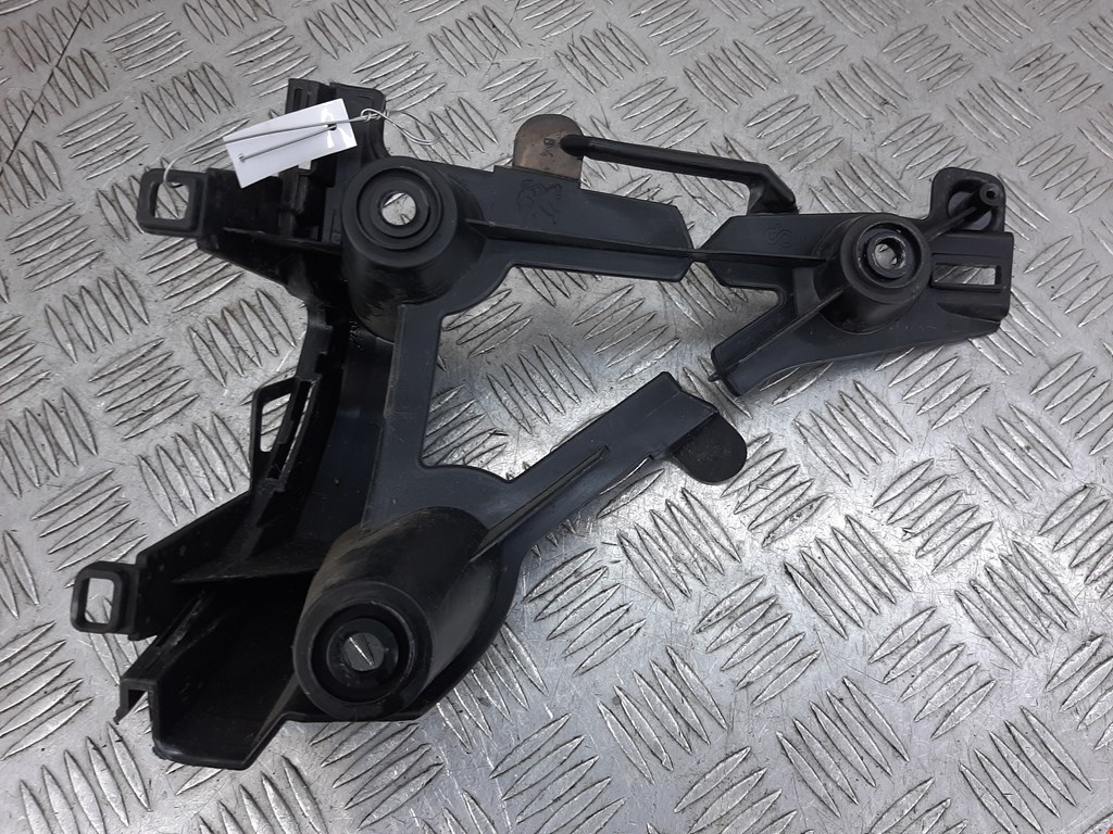 Кронштейн заднего бампера левый правый PEUGEOT 208 2012-2019