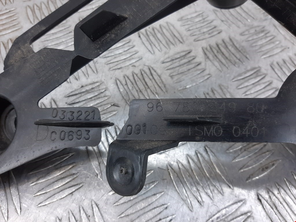 Кронштейн заднего бампера левый правый PEUGEOT 208 2012-2019