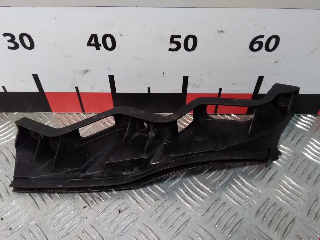 Кронштейн переднего бампера правый VOLKSWAGEN Passat B6 2005-2011