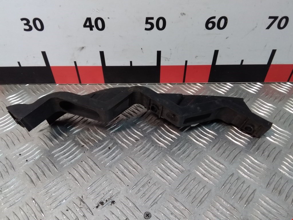 Кронштейн переднего бампера правый VOLKSWAGEN Passat B6 2005-2011