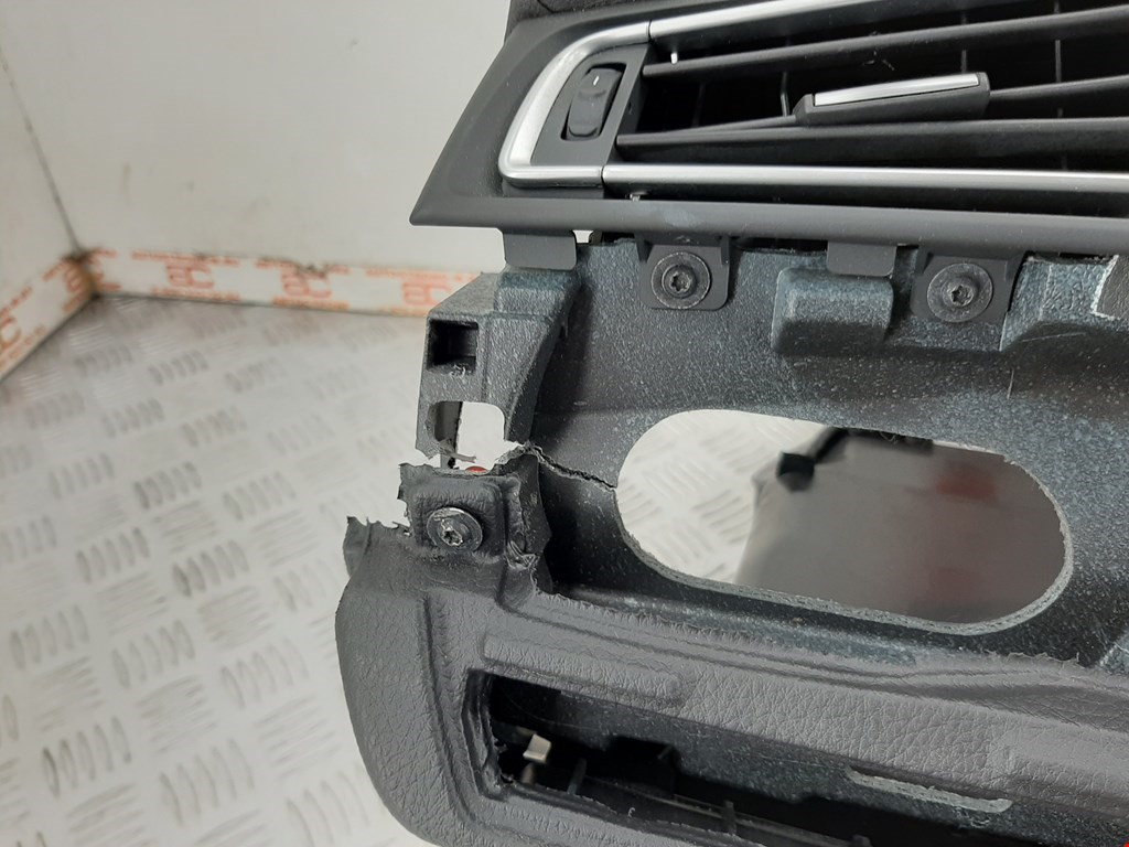 Торпедо BMW 7er 7 серия F01/F02/F04 2008-2015