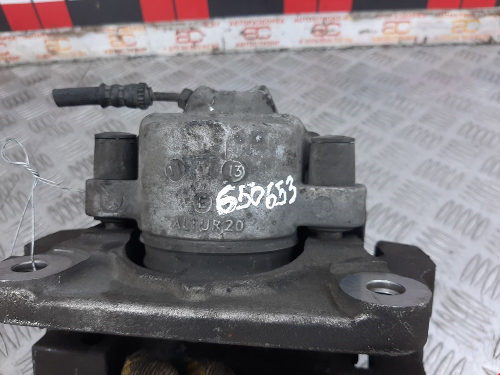 Суппорт передний правый BMW 5er 5 серия F10/F11/F07 2009-2017