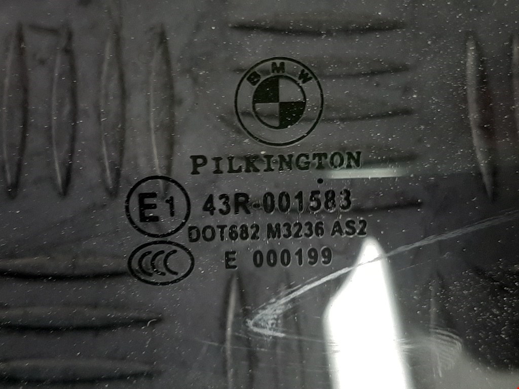 Стекло кузовное глухое правое BMW 5er 5 серия F10/F11/F07 2009-2017