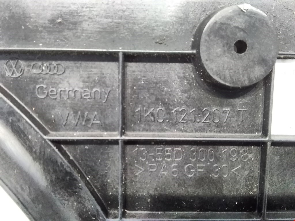 Диффузор (кожух) вентилятора SEAT Leon 2005-2012