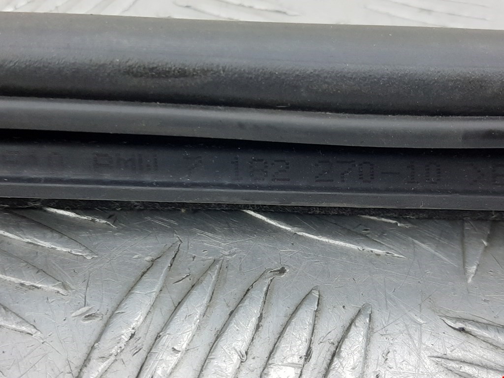 Уплотнитель двери BMW 5er 5 серия F10/F11/F07 2009-2017