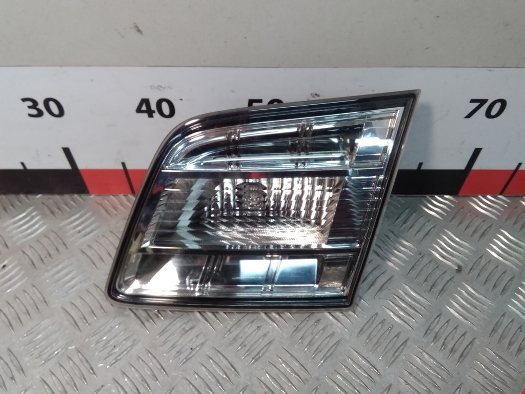 Фонарь задний внутренний правый MAZDA MPV LY 2006-2016