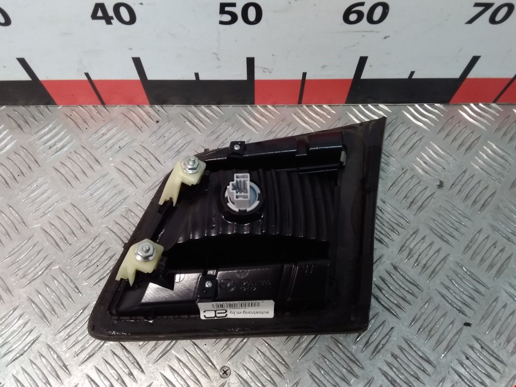 Фонарь задний внутренний левый MAZDA MPV LY 2006-2016