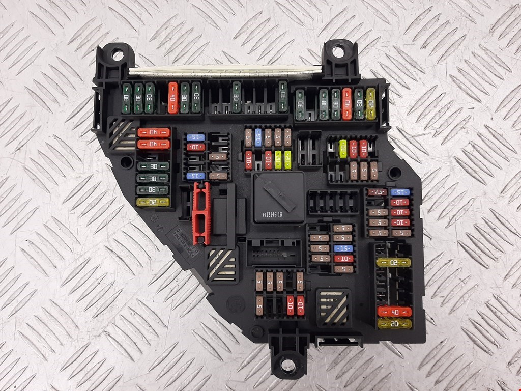 Датчик уровня в бачок омывателя BMW 5er 5 серия F10/F11/F07 2009-2017