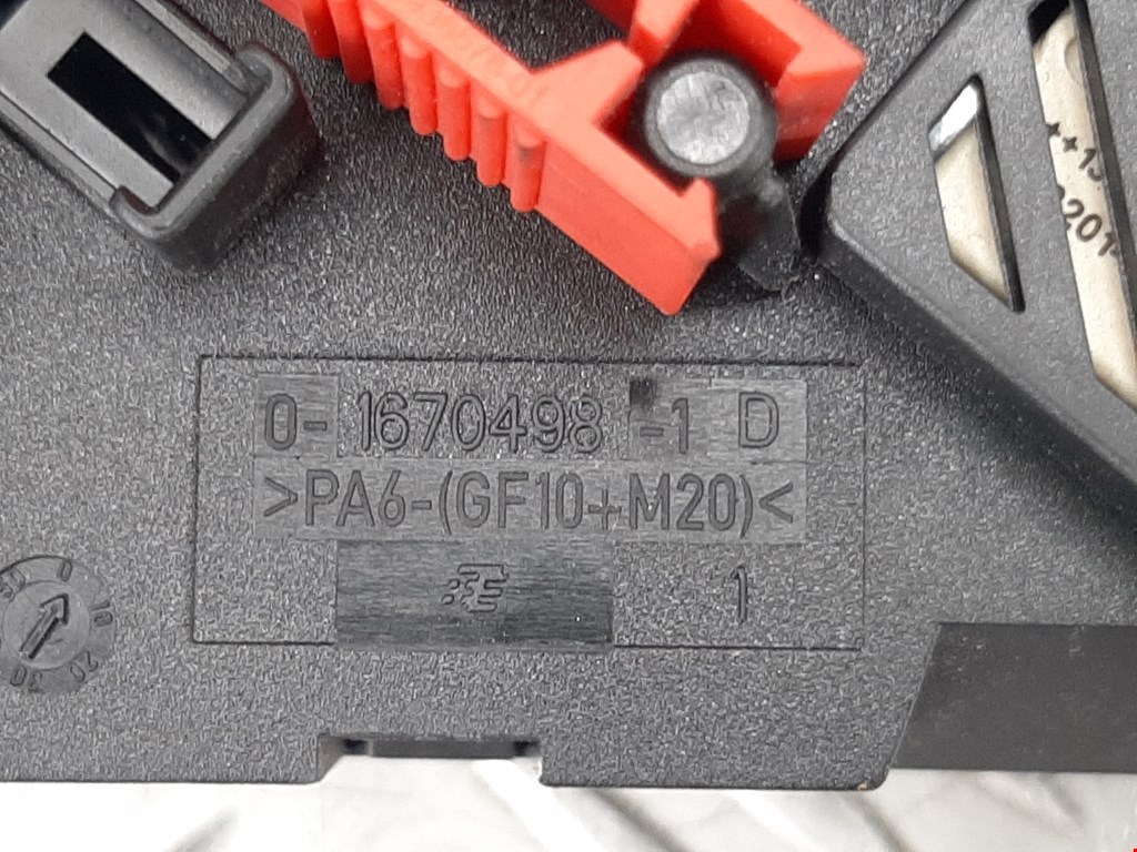 Датчик уровня в бачок омывателя BMW 5er 5 серия F10/F11/F07 2009-2017