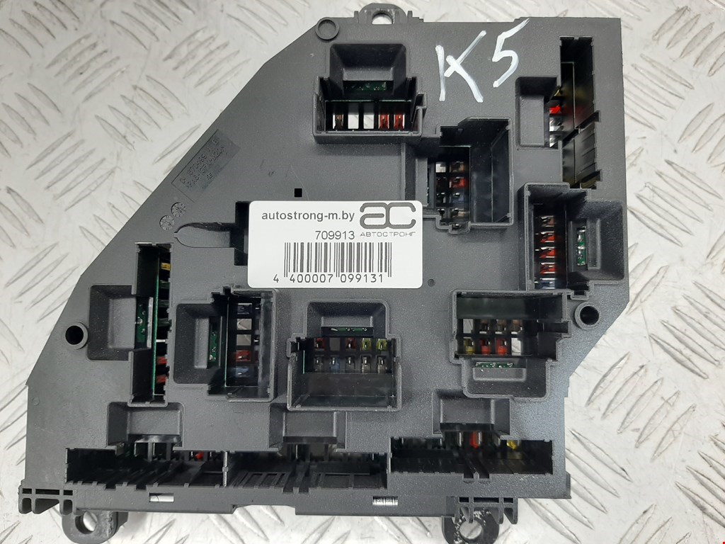 Датчик уровня в бачок омывателя BMW 5er 5 серия F10/F11/F07 2009-2017