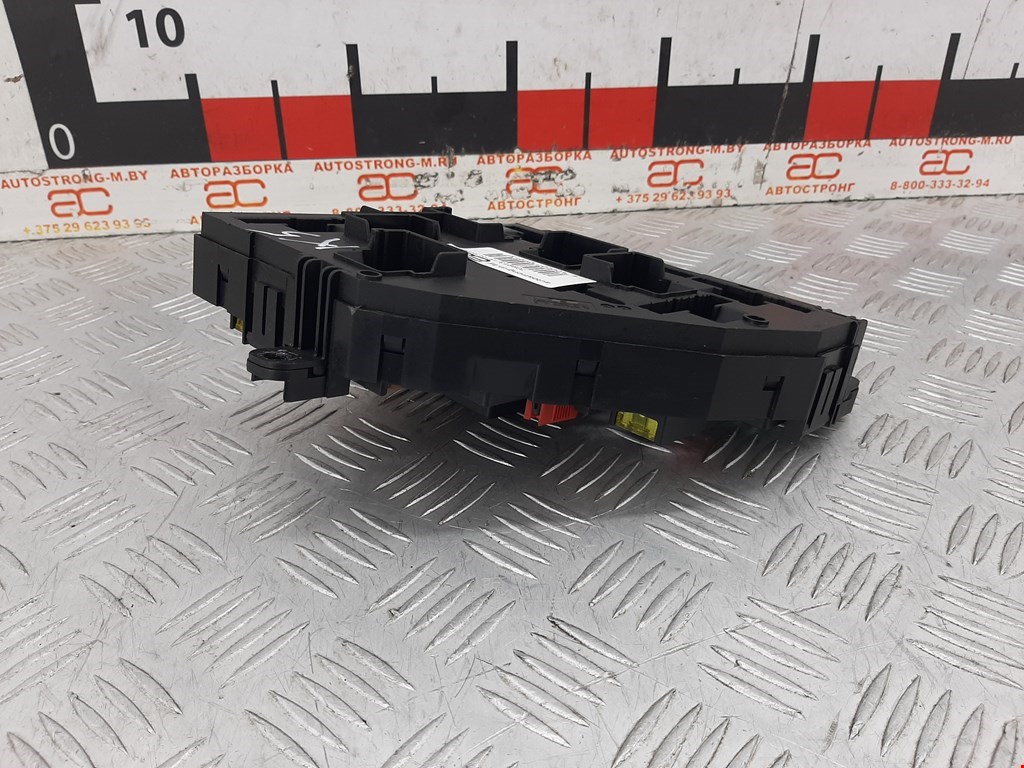 Датчик уровня в бачок омывателя BMW 5er 5 серия F10/F11/F07 2009-2017