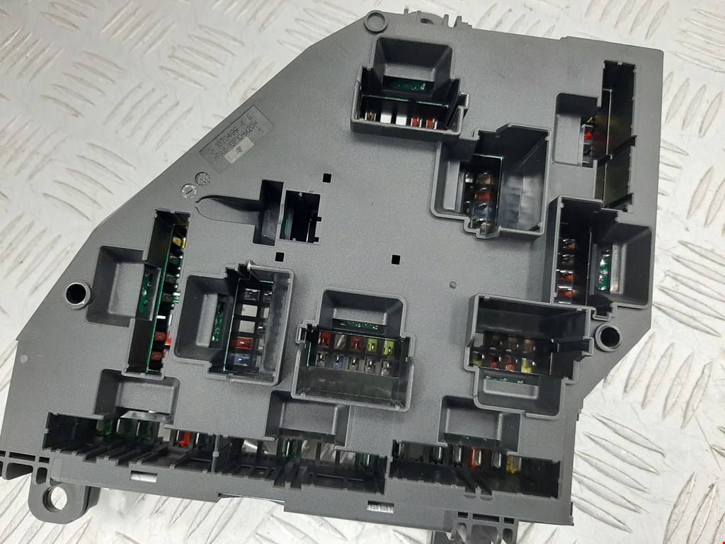 Датчик уровня в бачок омывателя BMW 5er 5 серия F10/F11/F07 2009-2017