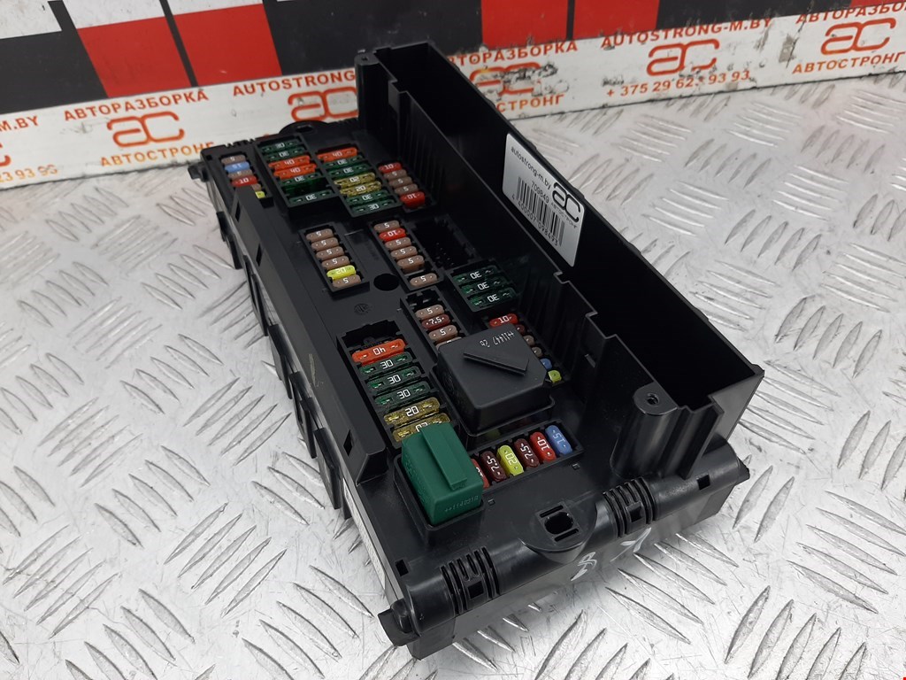 Датчик уровня в бачок омывателя BMW 5er 5 серия F10/F11/F07 2009-2017