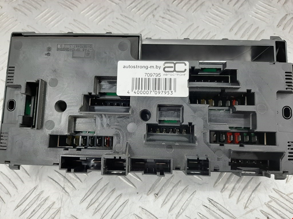 Датчик уровня в бачок омывателя BMW 5er 5 серия F10/F11/F07 2009-2017