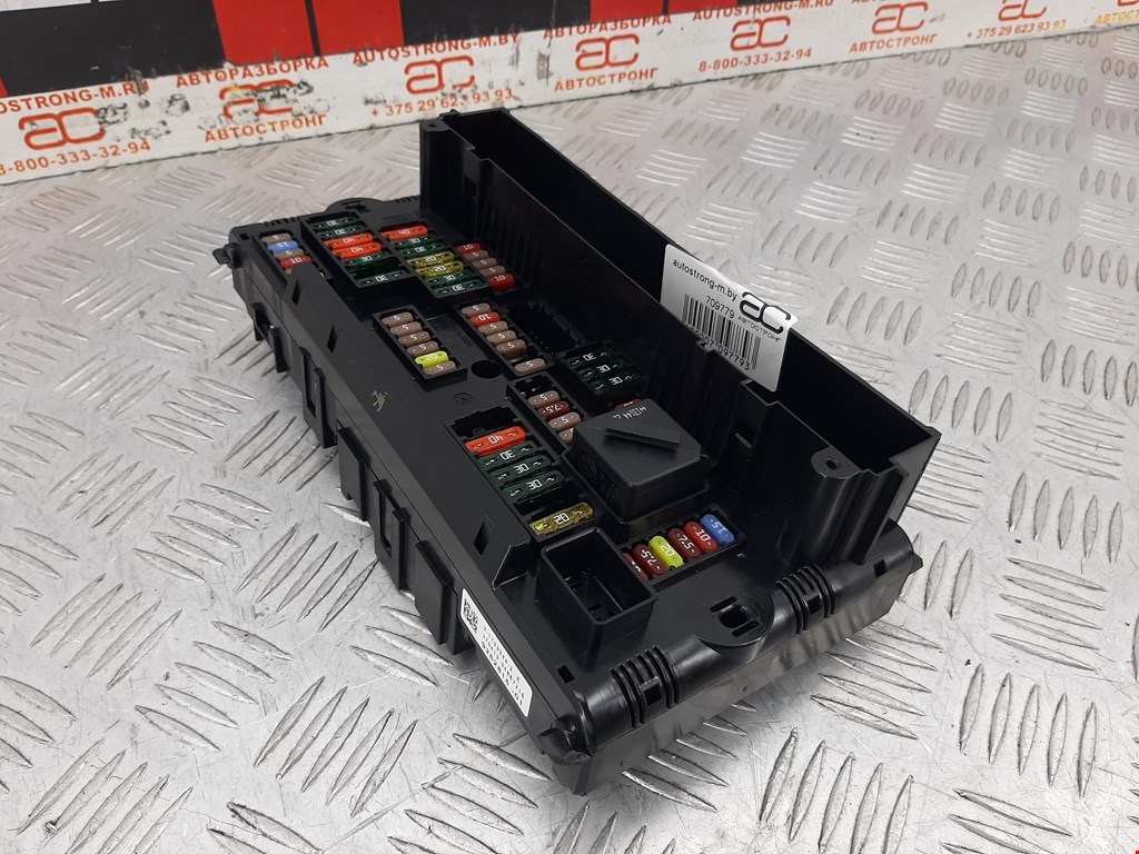 Датчик уровня в бачок омывателя BMW 5er 5 серия F10/F11/F07 2009-2017