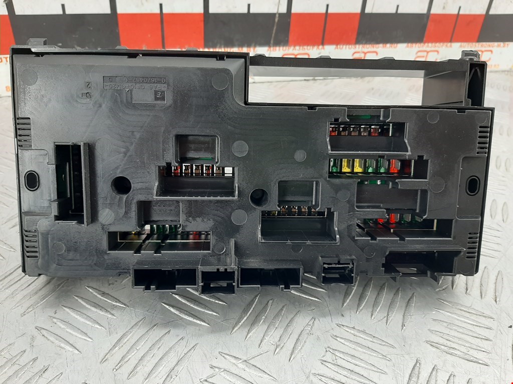 Датчик уровня в бачок омывателя BMW 5er 5 серия F10/F11/F07 2009-2017