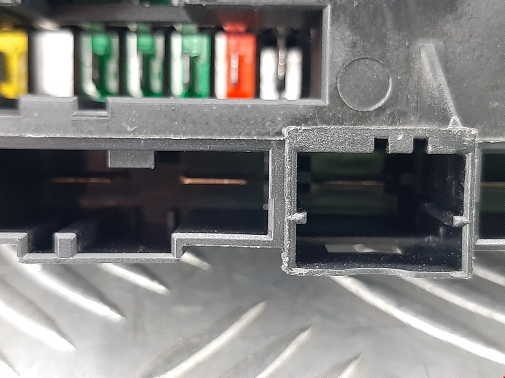 Датчик уровня в бачок омывателя BMW 5er 5 серия F10/F11/F07 2009-2017