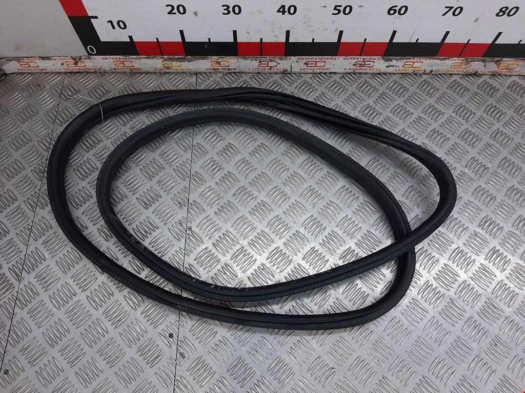 Уплотнитель двери MINI Clubman Estate F54 2016-н.в.