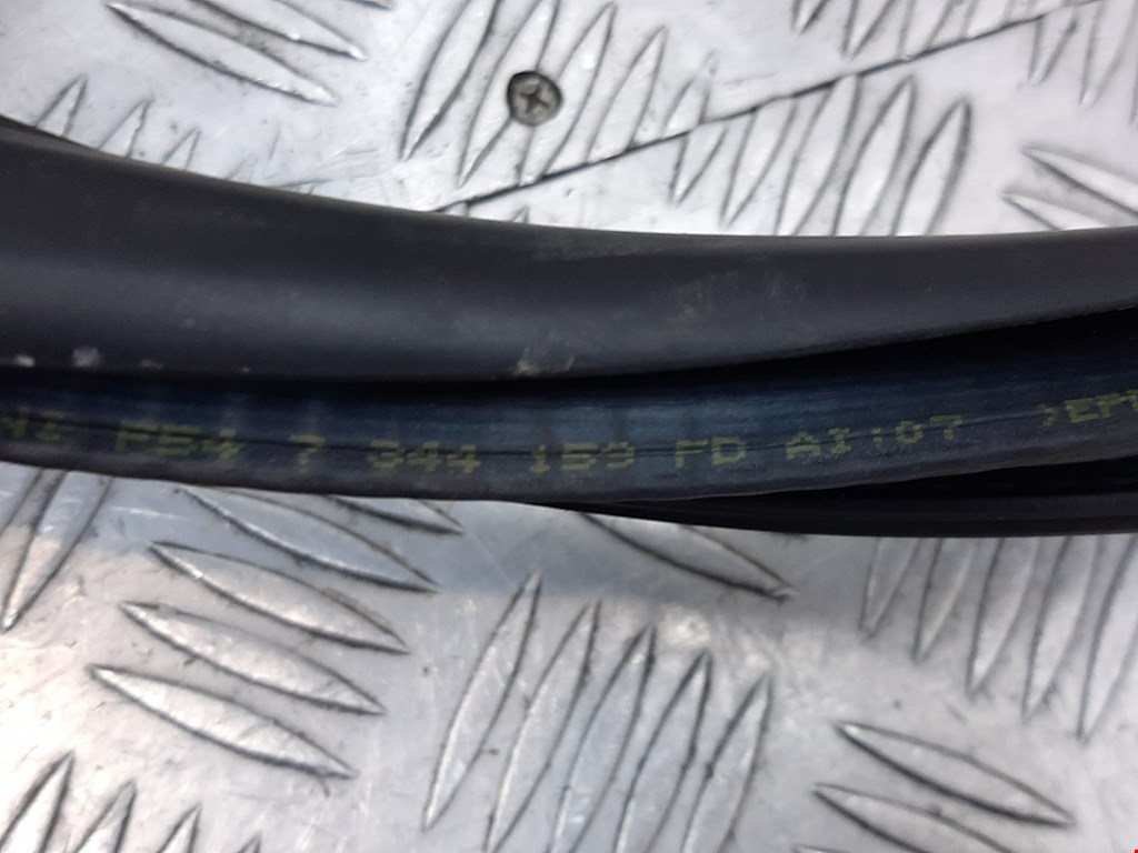 Уплотнитель двери MINI Clubman Estate F54 2016-н.в.